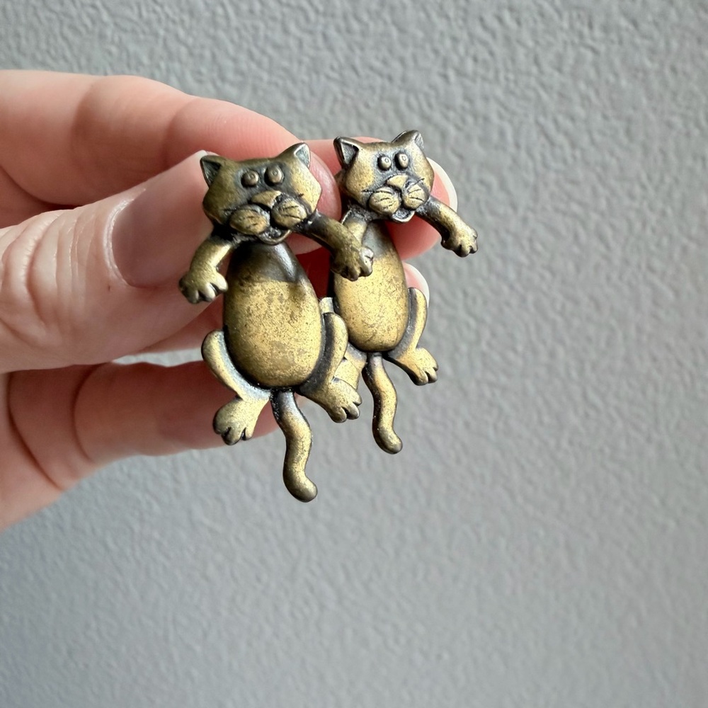 Vintage JJ Jonette Cat Earrings Body in Back Face in Front